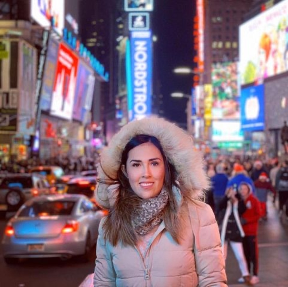 Meet your Posher, Cinthya